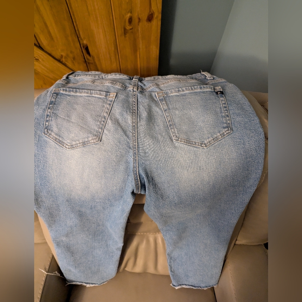 High Rise Capri jeans - Picture 4 of 7
